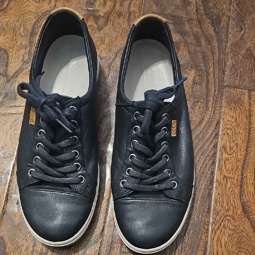 Ecco Women Black Leather Sneakers with Tan Accents. Danish Design